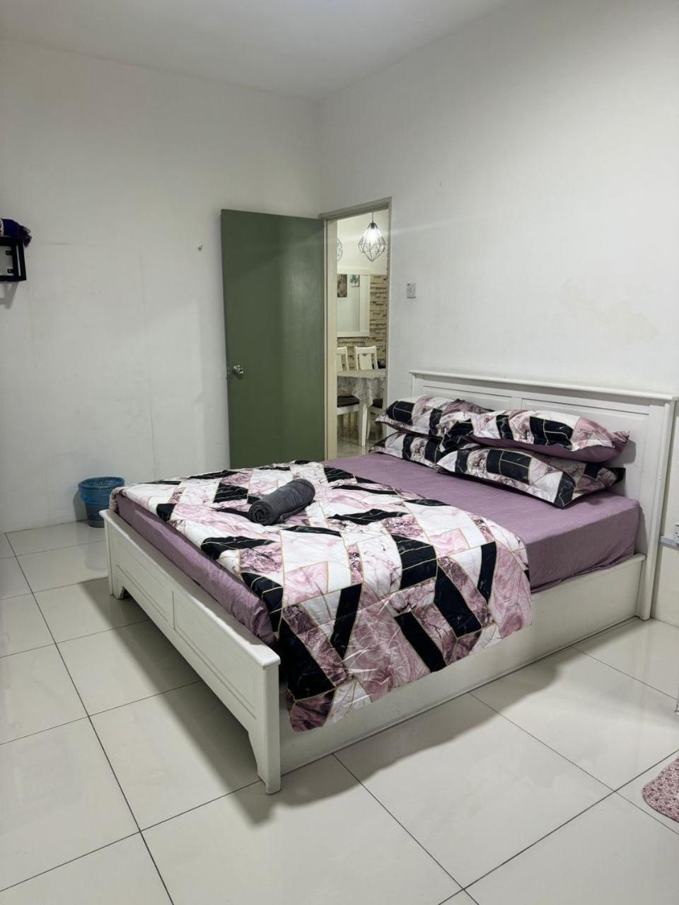 Ayaan Blossom Budget Homestay Free Breakfast Тана Рата Екстериор снимка